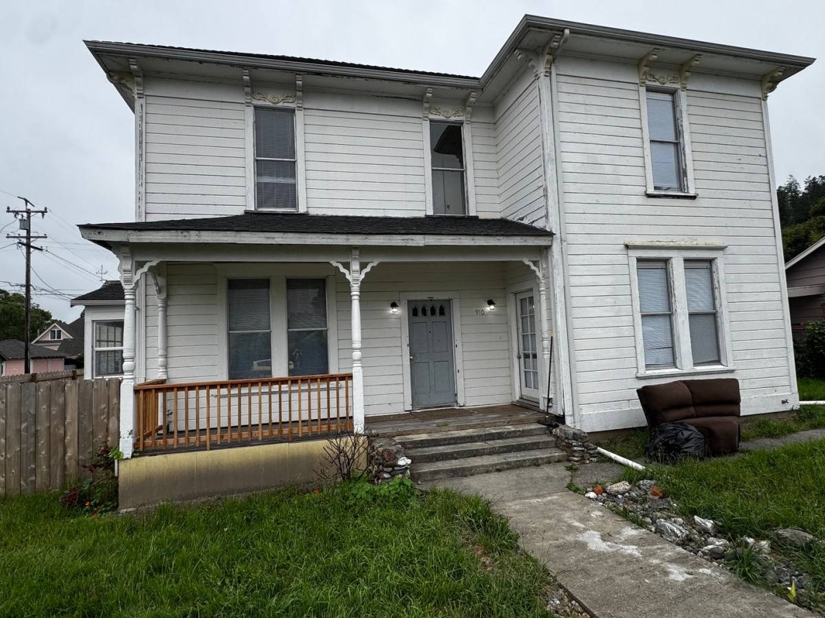 Apartment for rent at 910 8th St, Fortuna, CA 95540