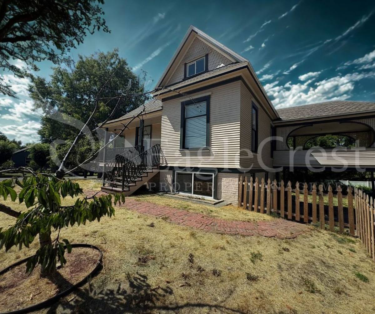 Apartment for rent at 603 E Cherry St, Walla Walla, WA 99362