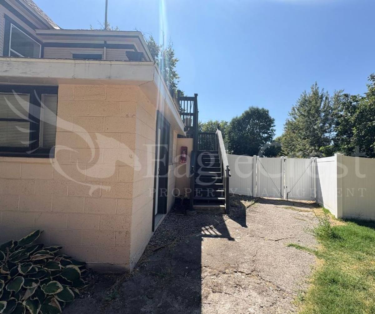 Apartment for rent at 603 E Cherry St, Walla Walla, WA 99362