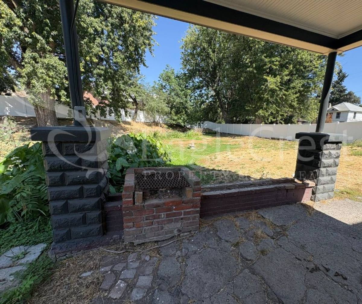 Apartment for rent at 603 E Cherry St, Walla Walla, WA 99362