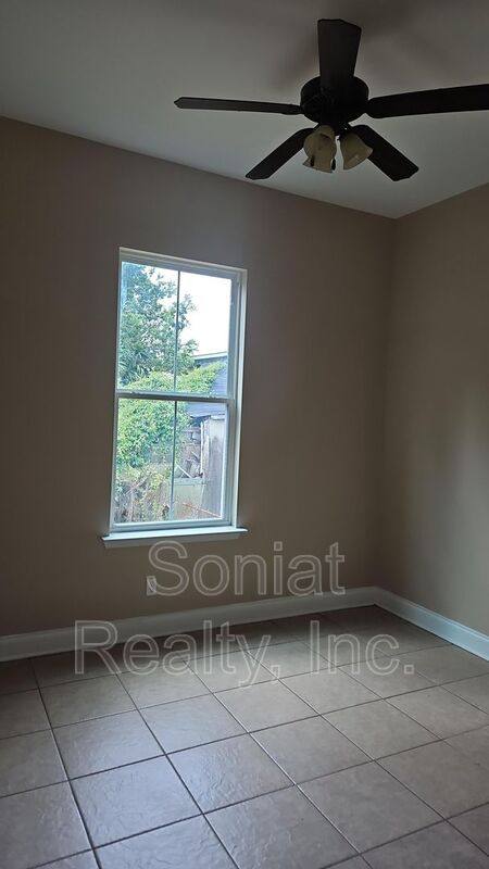 Apartment for rent at 8922 Stroelitz St, New Orleans, LA 70118