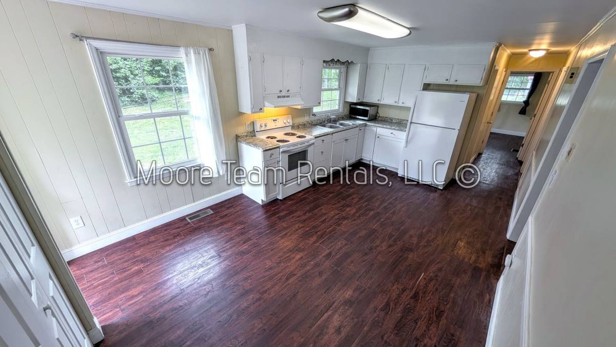 House for rent at 120 Robin St, Hendersonville, NC 28739
