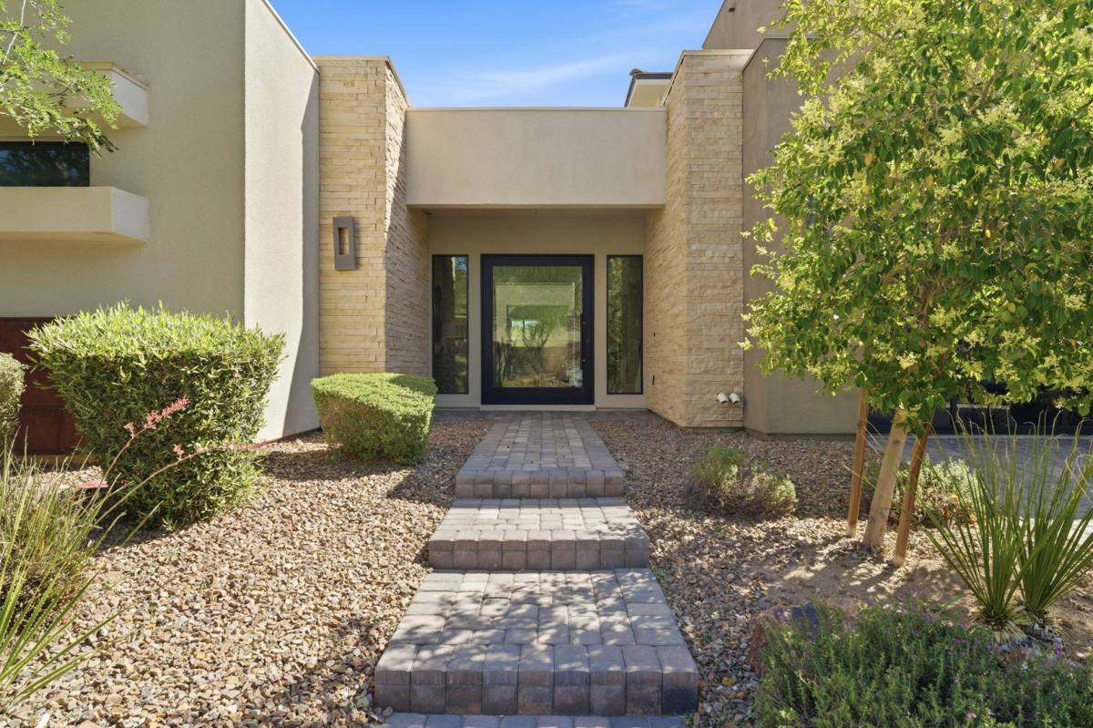 House for rent at 2 Garden Rain Dr, Las Vegas, NV 89135