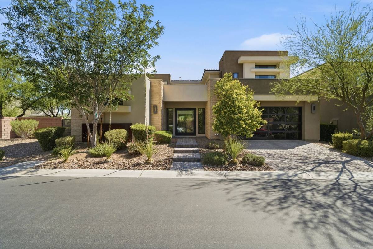 House for rent at 2 Garden Rain Dr, Las Vegas, NV 89135