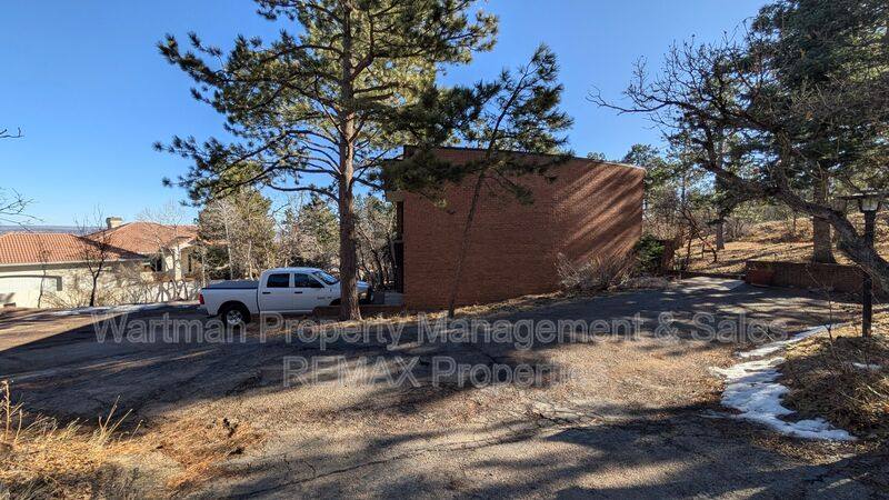 House for rent at 15 Upland Rd, Colorado Springs, CO 80906