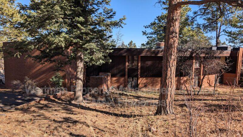 House for rent at 15 Upland Rd, Colorado Springs, CO 80906