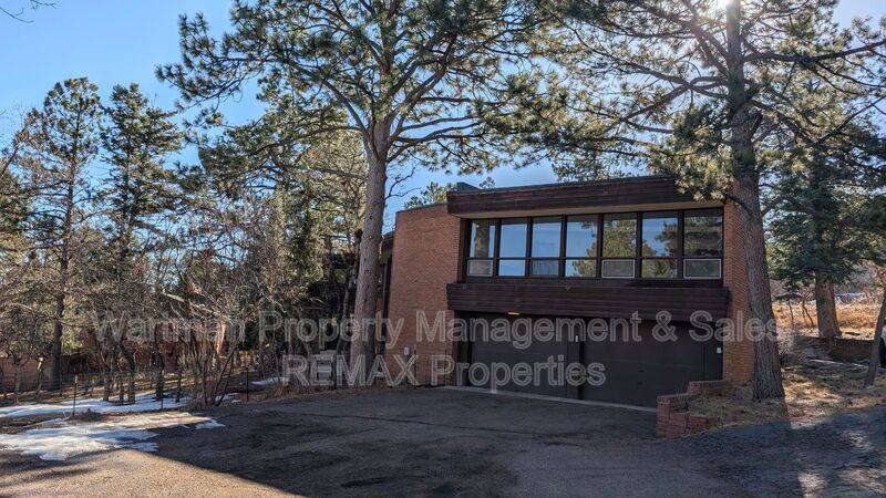 House for rent at 15 Upland Rd, Colorado Springs, CO 80906