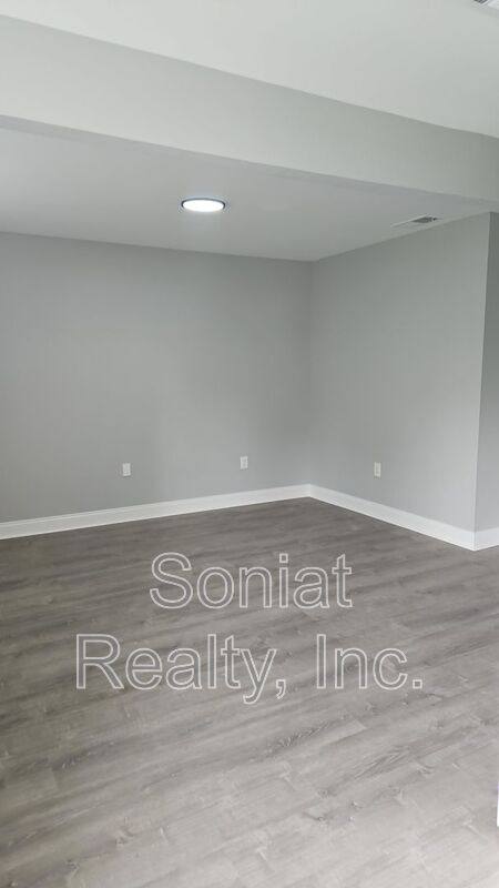 Apartment for rent at 924 Deslonde St #B, New Orleans, LA 70117