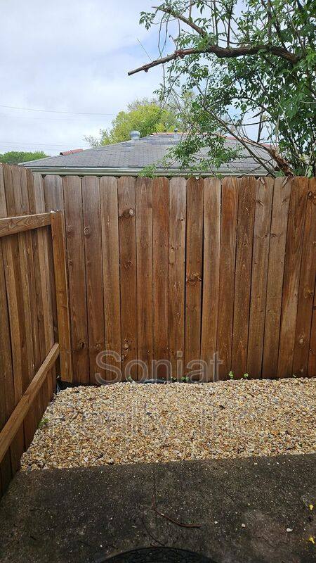 Apartment for rent at 924 Deslonde St #B, New Orleans, LA 70117