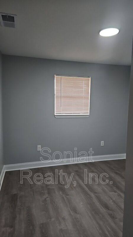 Apartment for rent at 924 Deslonde St #B, New Orleans, LA 70117