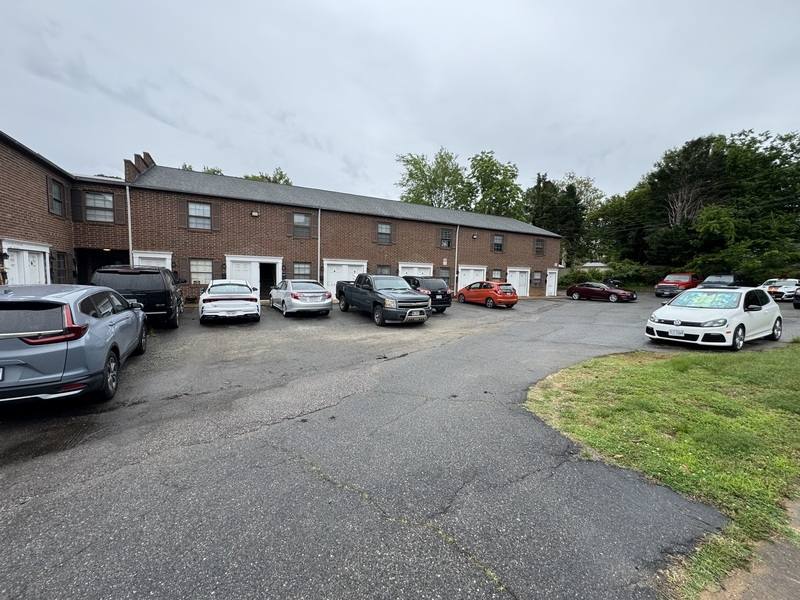 Apartment for rent at 3201 Chamberlayne Ave, Richmond, VA 23227