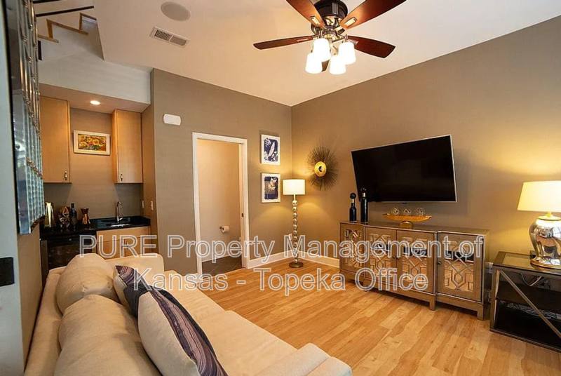 Condo for rent at 4540 Jc Nichols Parkway, Kansas City, MO 64111