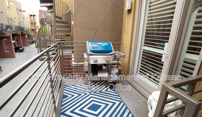 Condo for rent at 4540 Jc Nichols Parkway, Kansas City, MO 64111
