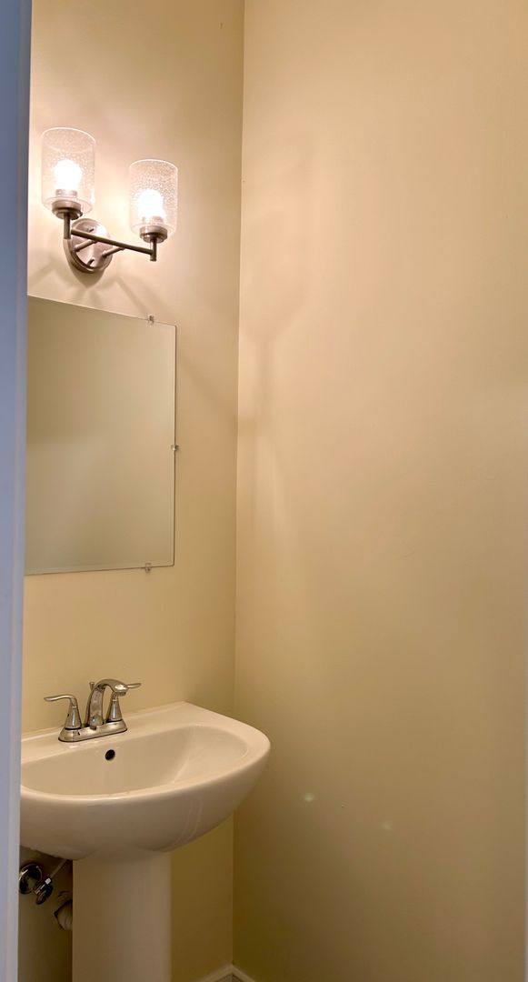 Apartment for rent at 2025 Willow Dr, Richmond, KY 40475