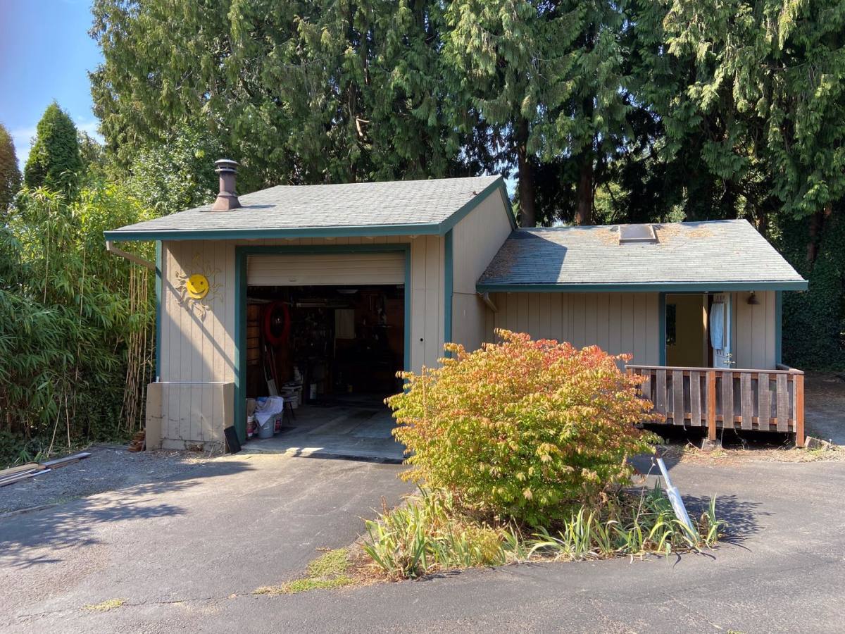 Apartment for rent at 5543 SE Gill St, Portland, OR 97267