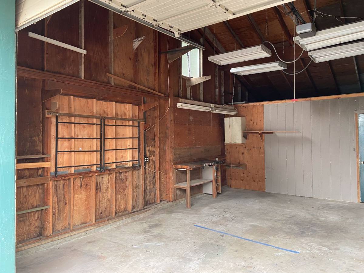 Apartment for rent at 5543 SE Gill St, Portland, OR 97267