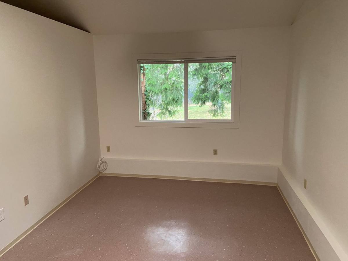 Apartment for rent at 5543 SE Gill St, Portland, OR 97267