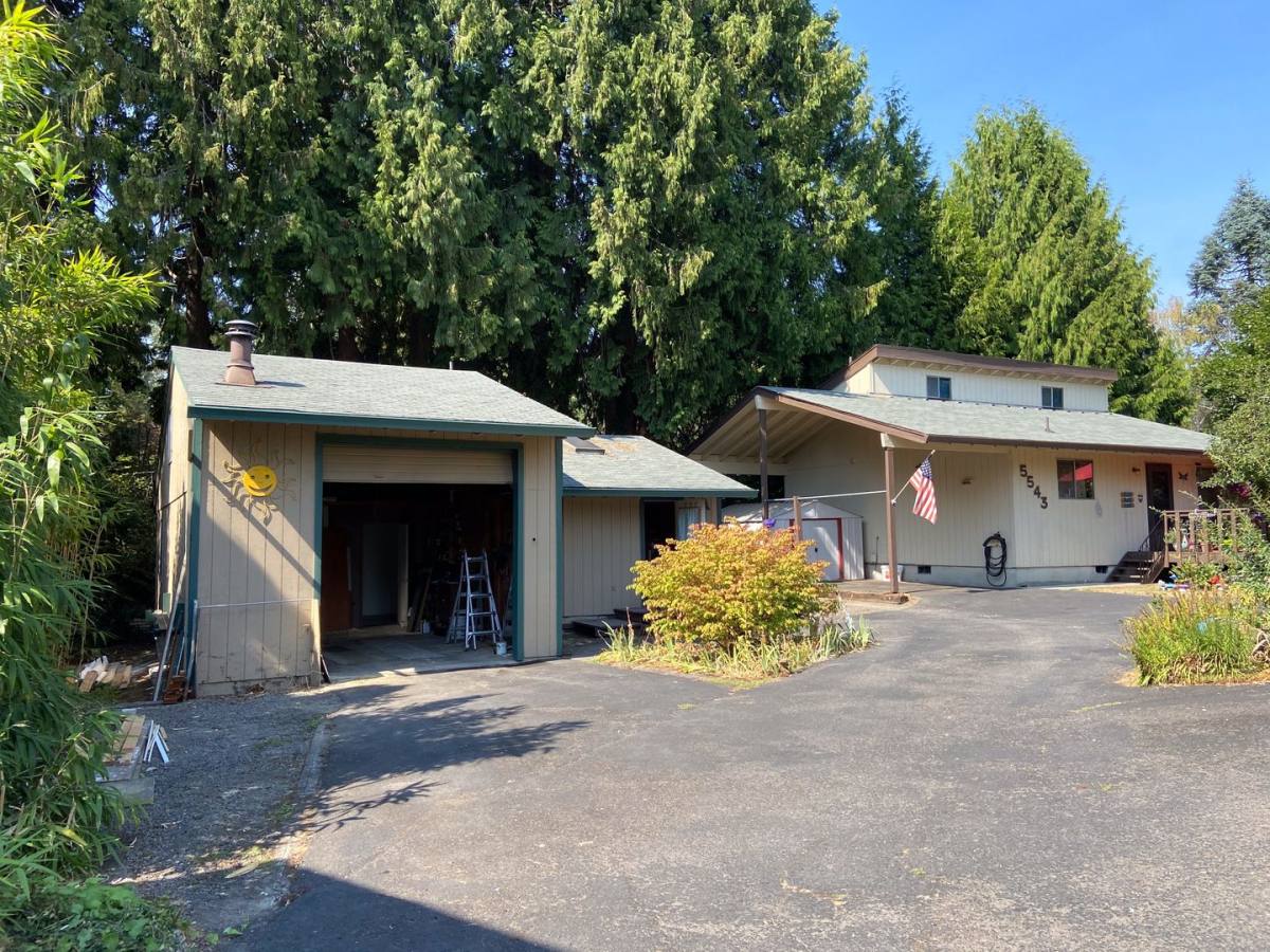Apartment for rent at 5543 SE Gill St, Portland, OR 97267