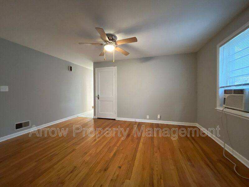 Apartment for rent at 1515 S 11th St #5, Lincoln, NE 68502
