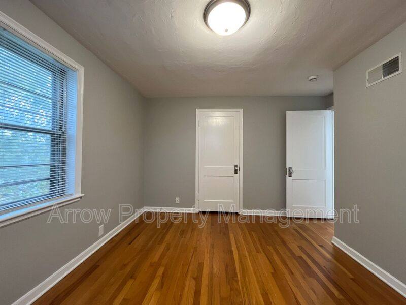 Apartment for rent at 1515 S 11th St #5, Lincoln, NE 68502