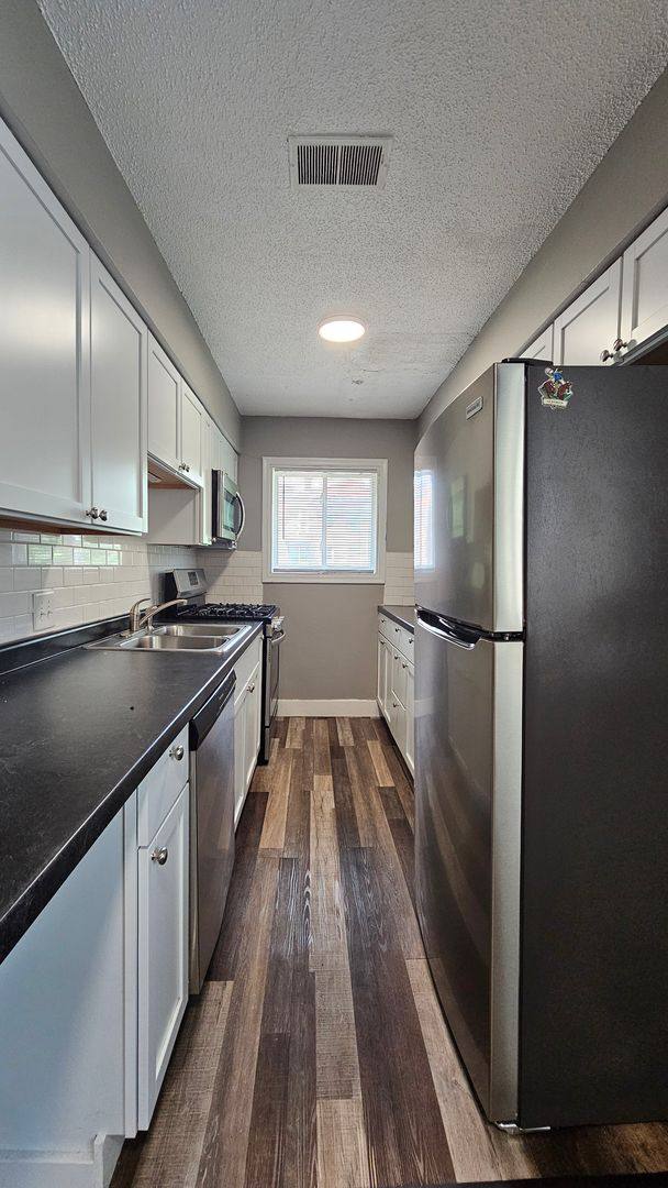 Apartment for rent at 622 S 36th St, Omaha, NE 68105