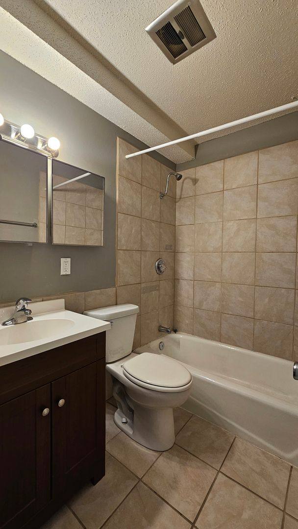 Apartment for rent at 622 S 36th St, Omaha, NE 68105