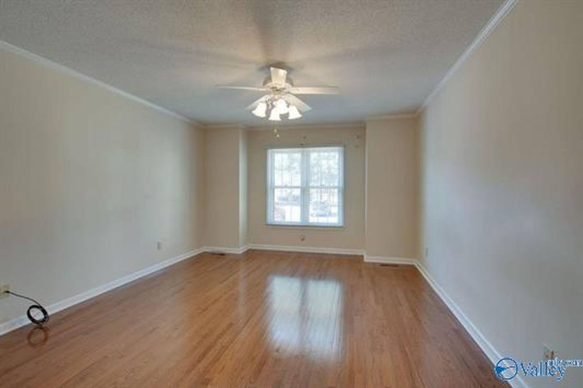 Townhouse for rent at 313 Kensignton Court, Huntsville, AL 35802