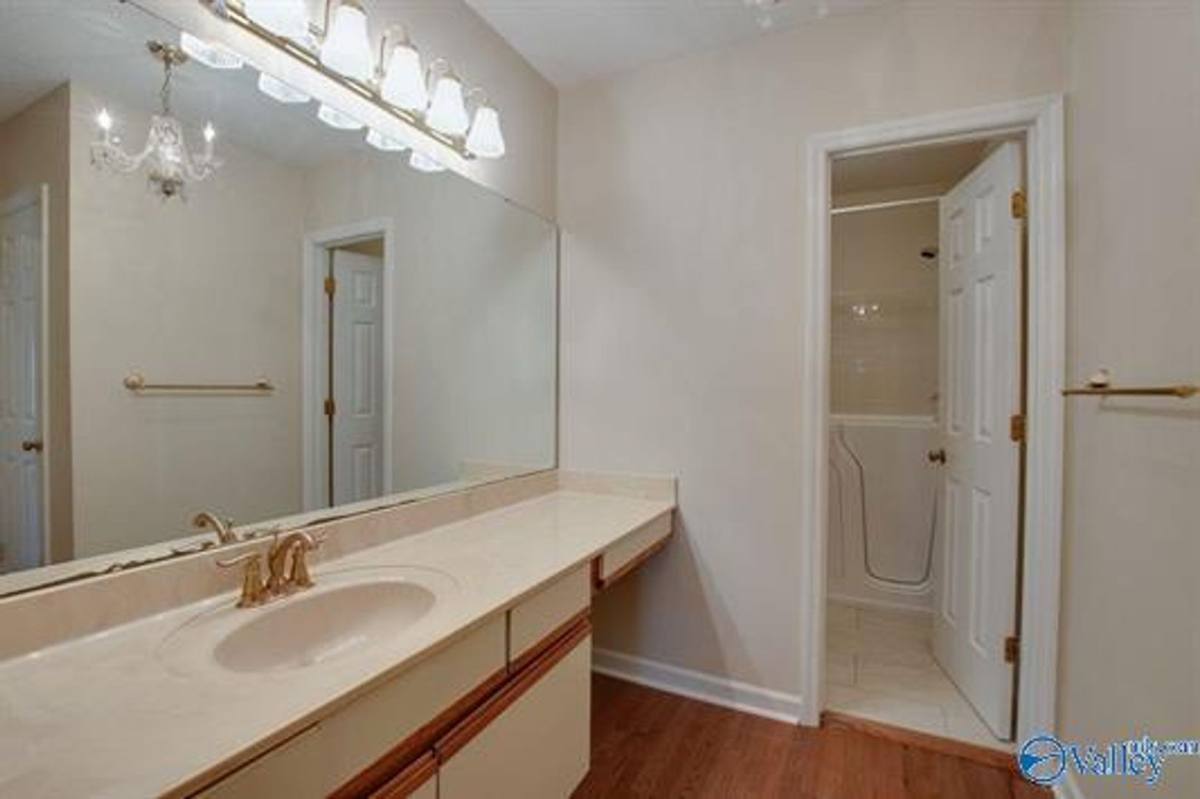 Townhouse for rent at 313 Kensignton Court, Huntsville, AL 35802
