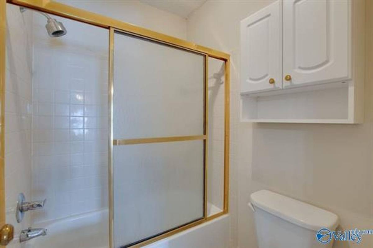 Townhouse for rent at 313 Kensignton Court, Huntsville, AL 35802