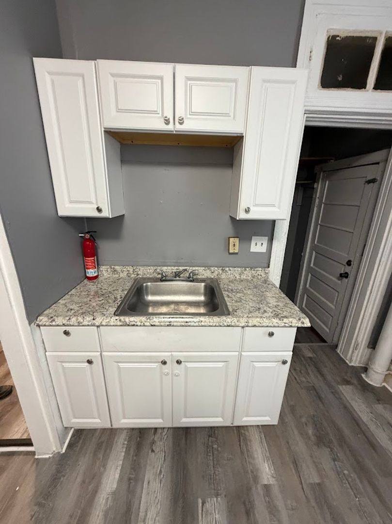 Apartment for rent at 232 S 6th St, Reading, PA 19602