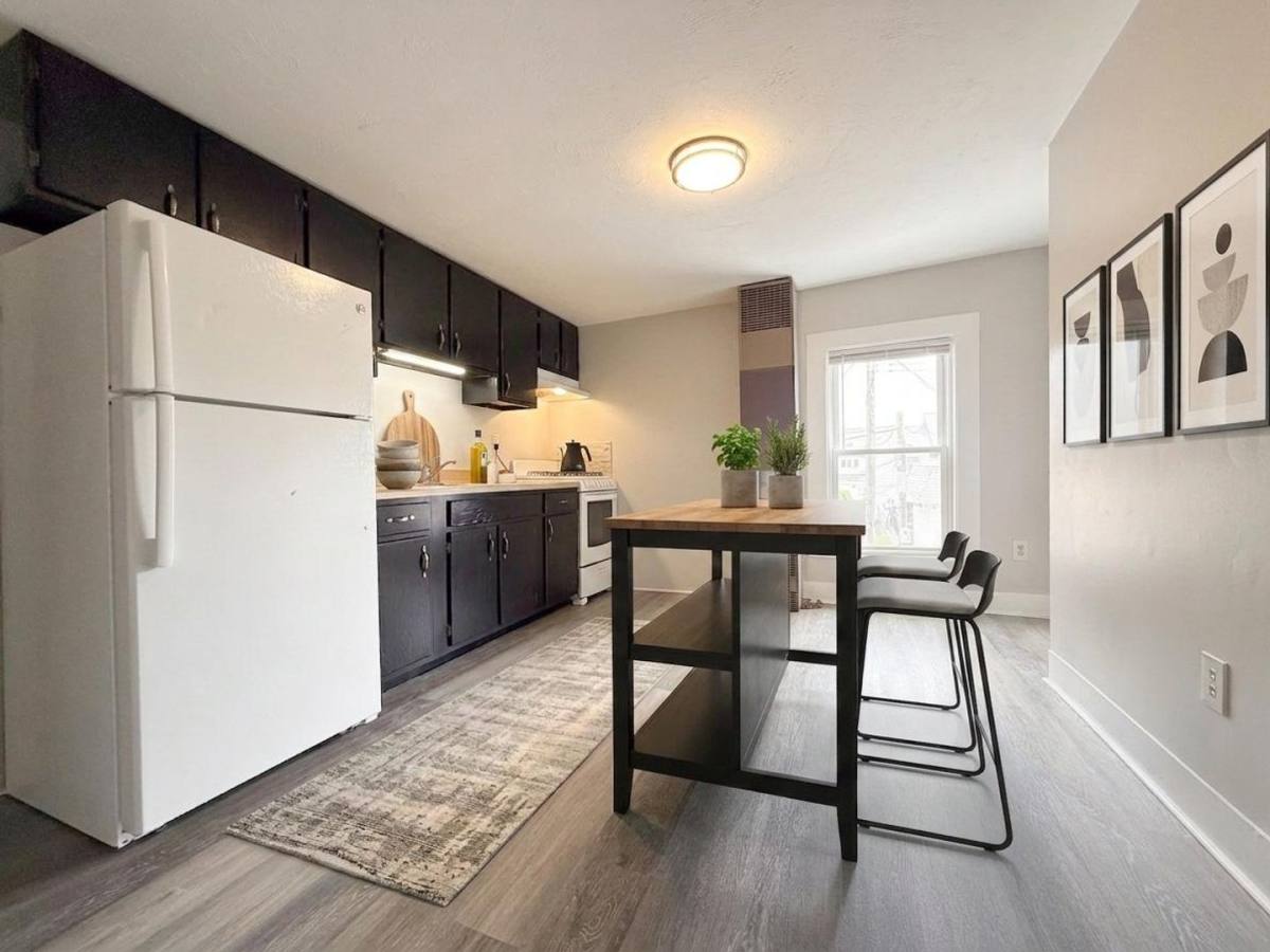 Apartment for rent at 25 Kinsley St, Nashua, NH 03060