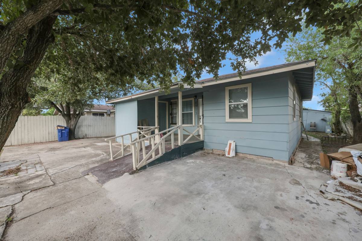 House for rent at 4913 S 26th St, McAllen, TX 78503