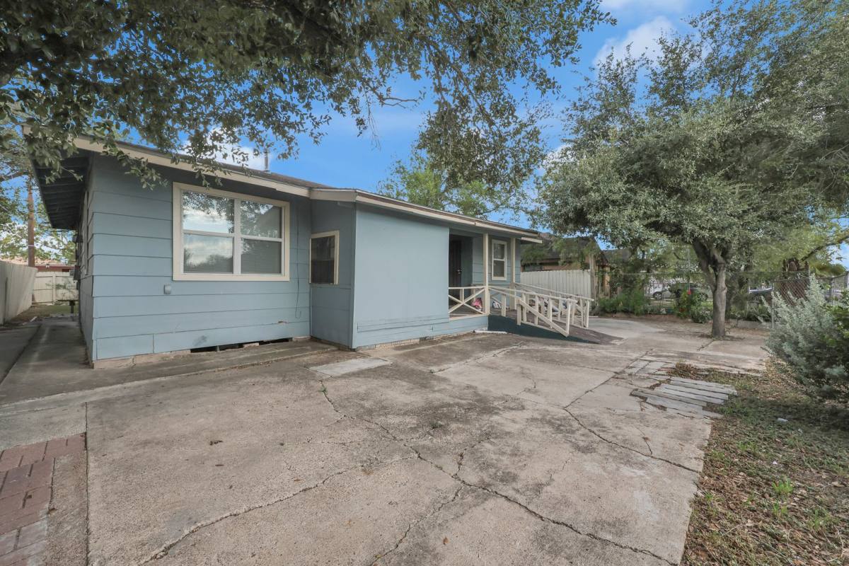 House for rent at 4913 S 26th St, McAllen, TX 78503