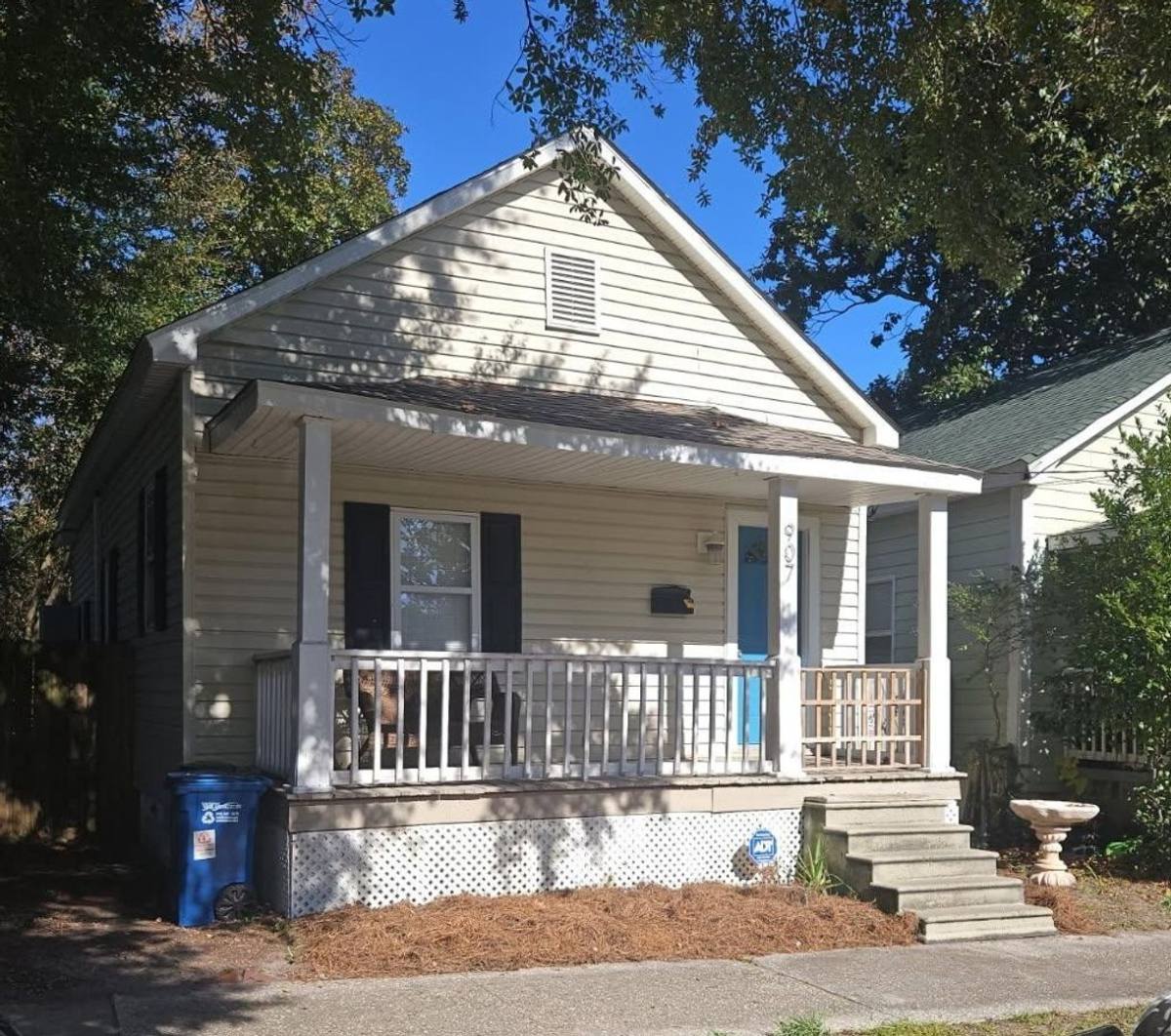House for rent at 907 Dock St, Wilmington, NC 28401