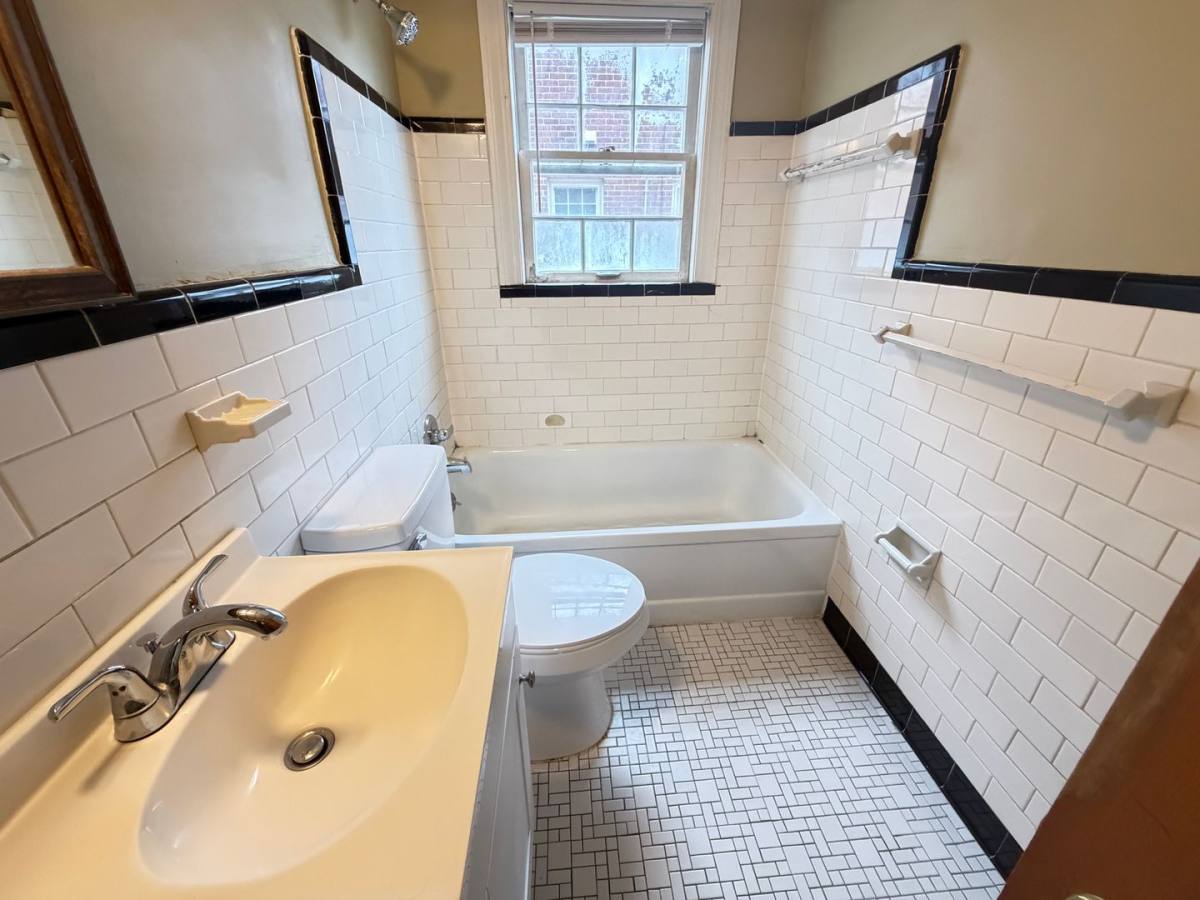 Apartment for rent at 5100 S 3rd St, Louisville, KY 40214