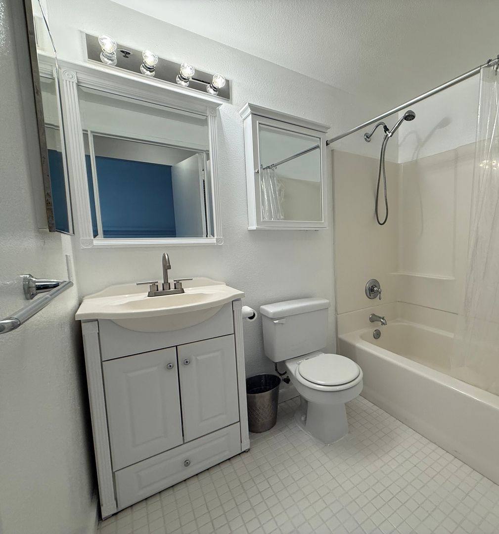 Condo for rent at 2905 Montrose Ave #416, La Crescenta, CA 91214