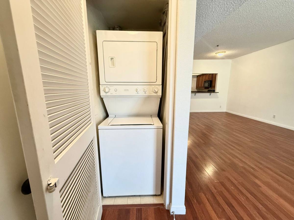 Condo for rent at 2905 Montrose Ave #416, La Crescenta, CA 91214