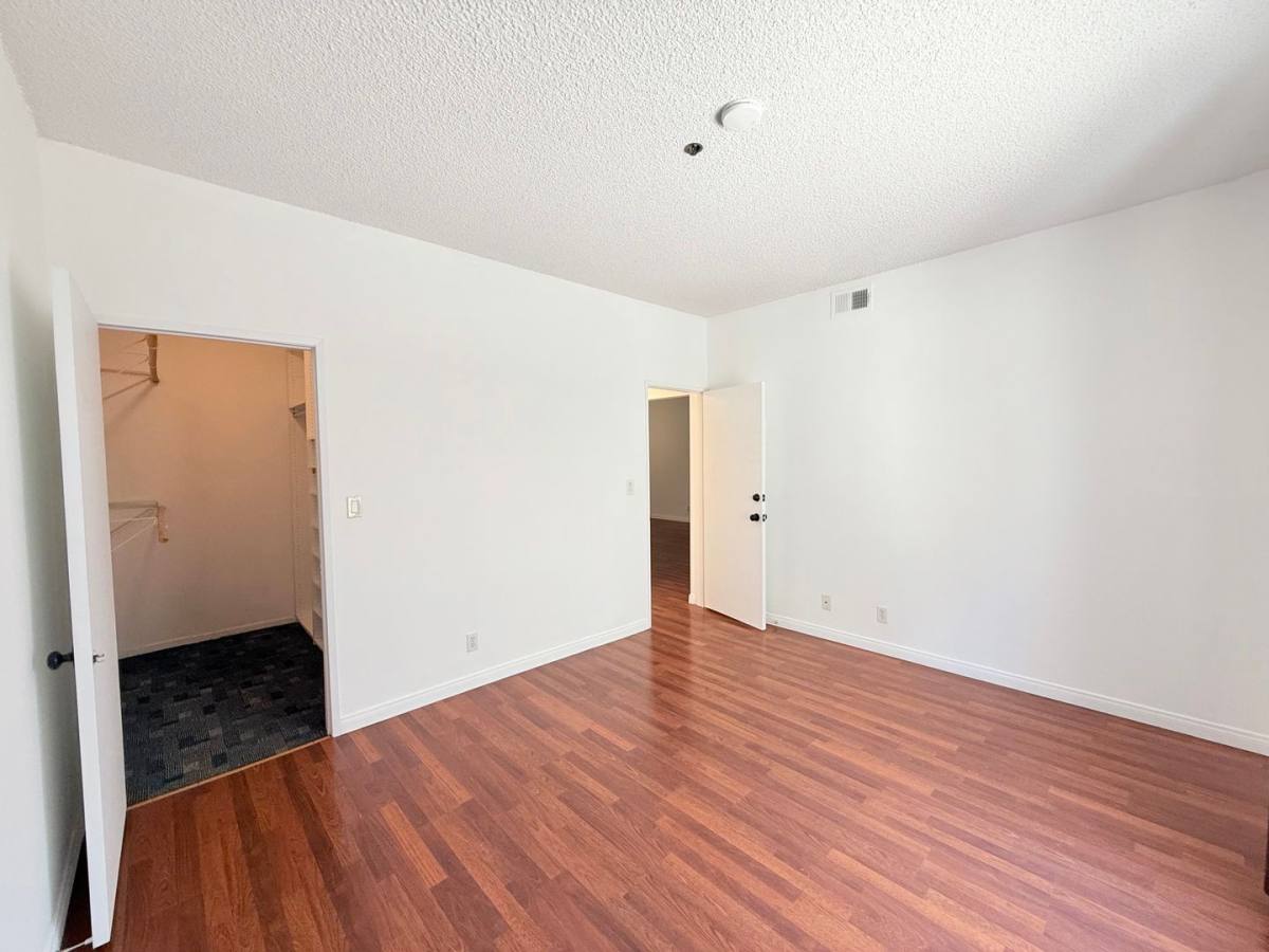 Condo for rent at 2905 Montrose Ave #416, La Crescenta, CA 91214