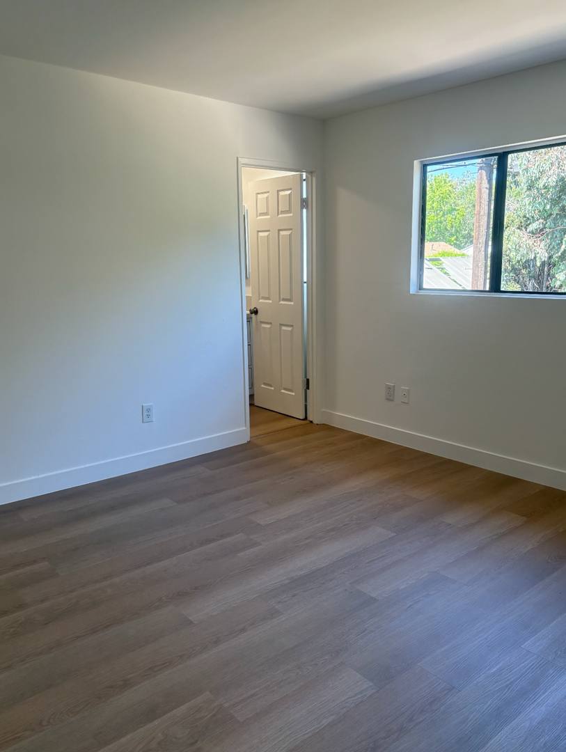 Apartment for rent at 7061 Whitsett Ave, North Hollywood, CA 91605