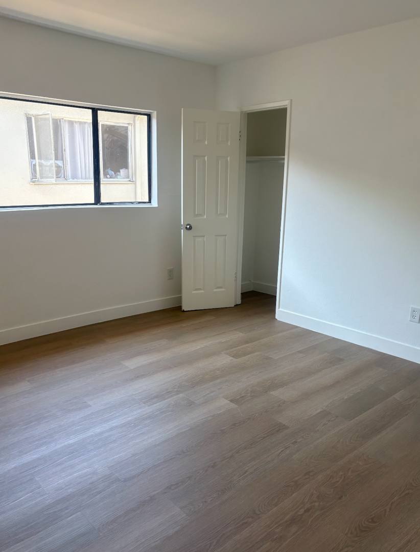 Apartment for rent at 7061 Whitsett Ave, North Hollywood, CA 91605