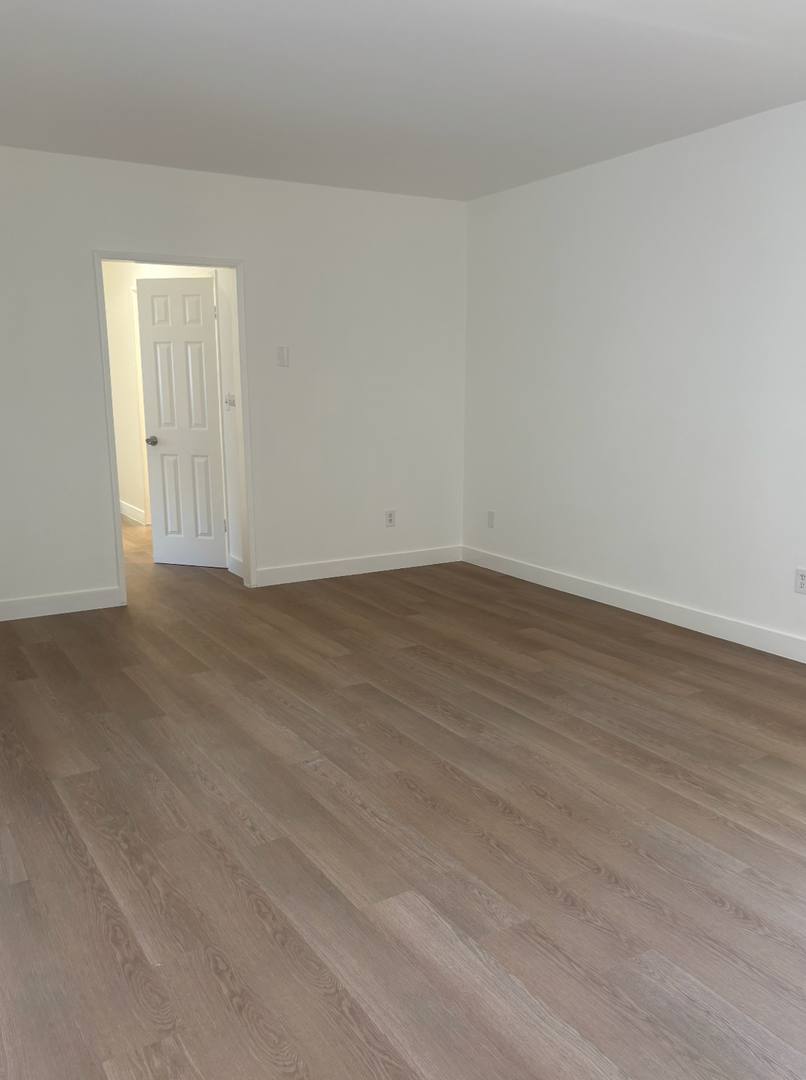 Apartment for rent at 7061 Whitsett Ave, North Hollywood, CA 91605