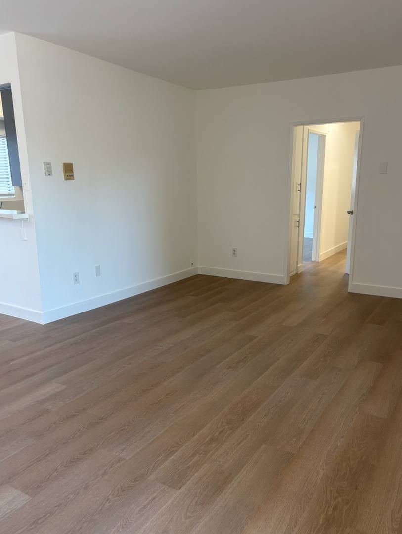Apartment for rent at 7061 Whitsett Ave, North Hollywood, CA 91605