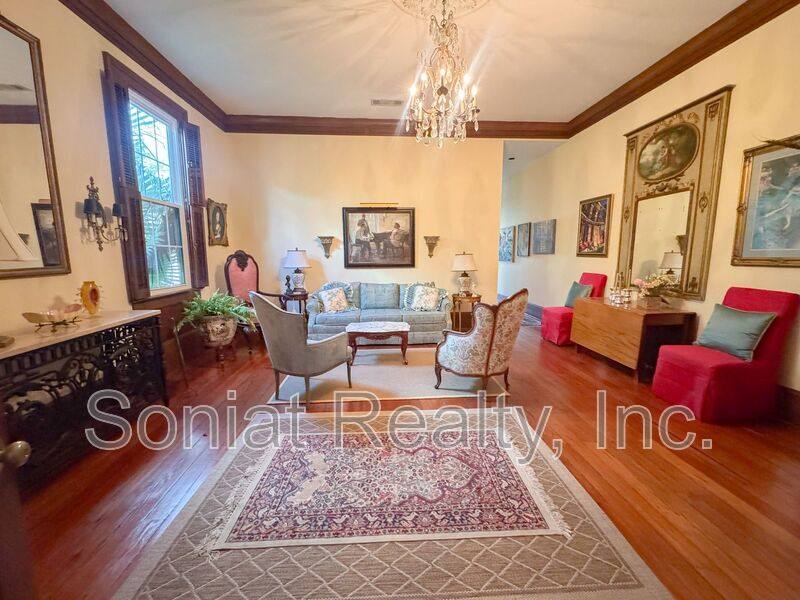 Apartment for rent at 2726 Prytania St #7, New Orleans, LA 70130