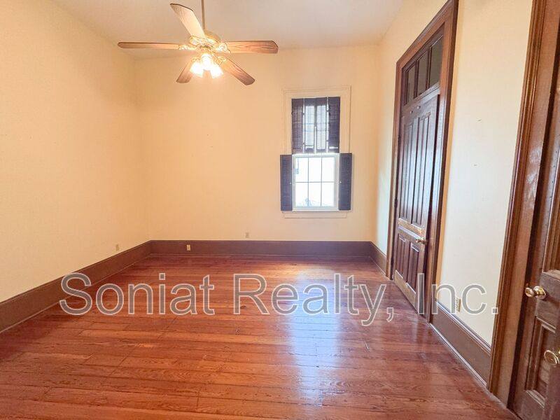 Apartment for rent at 2726 Prytania St #7, New Orleans, LA 70130