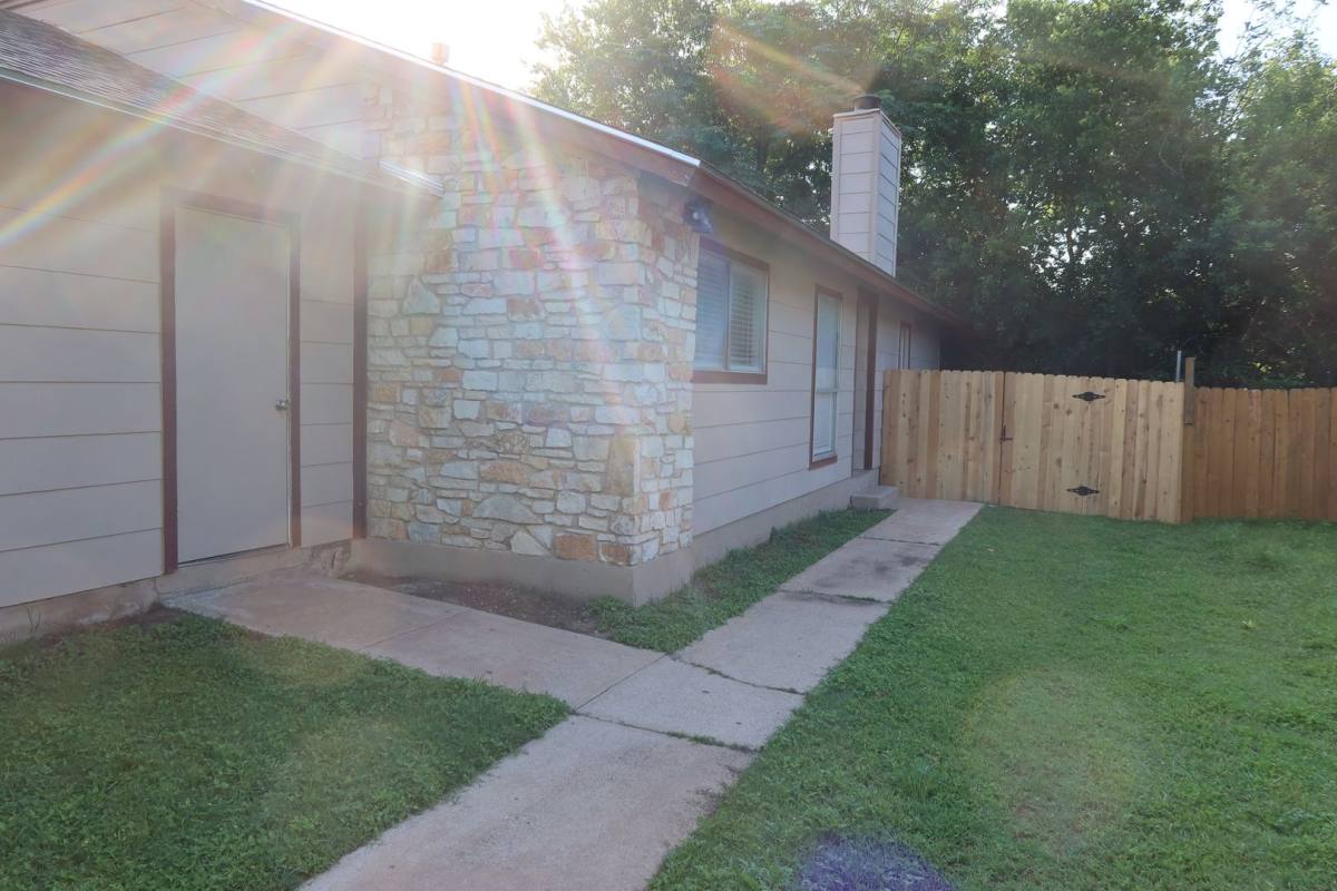 House for rent at 9607 Aberdeen Way #B, Austin, TX 78753