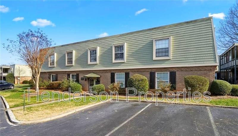 Apartment for rent at 2614-D Park Rd, Charlotte, NC 28209