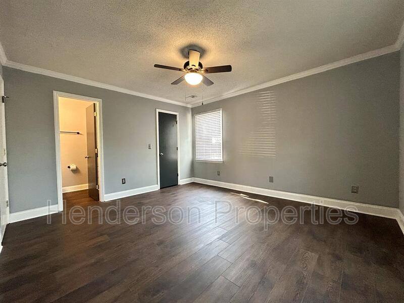 Apartment for rent at 6125 Meadow Rose Lane, Charlotte, NC 28215