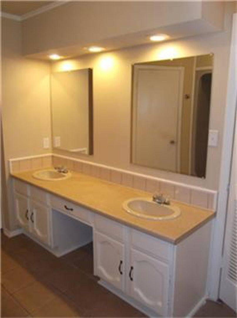 House for rent at 22603 Millgate Dr, Spring, TX 77373
