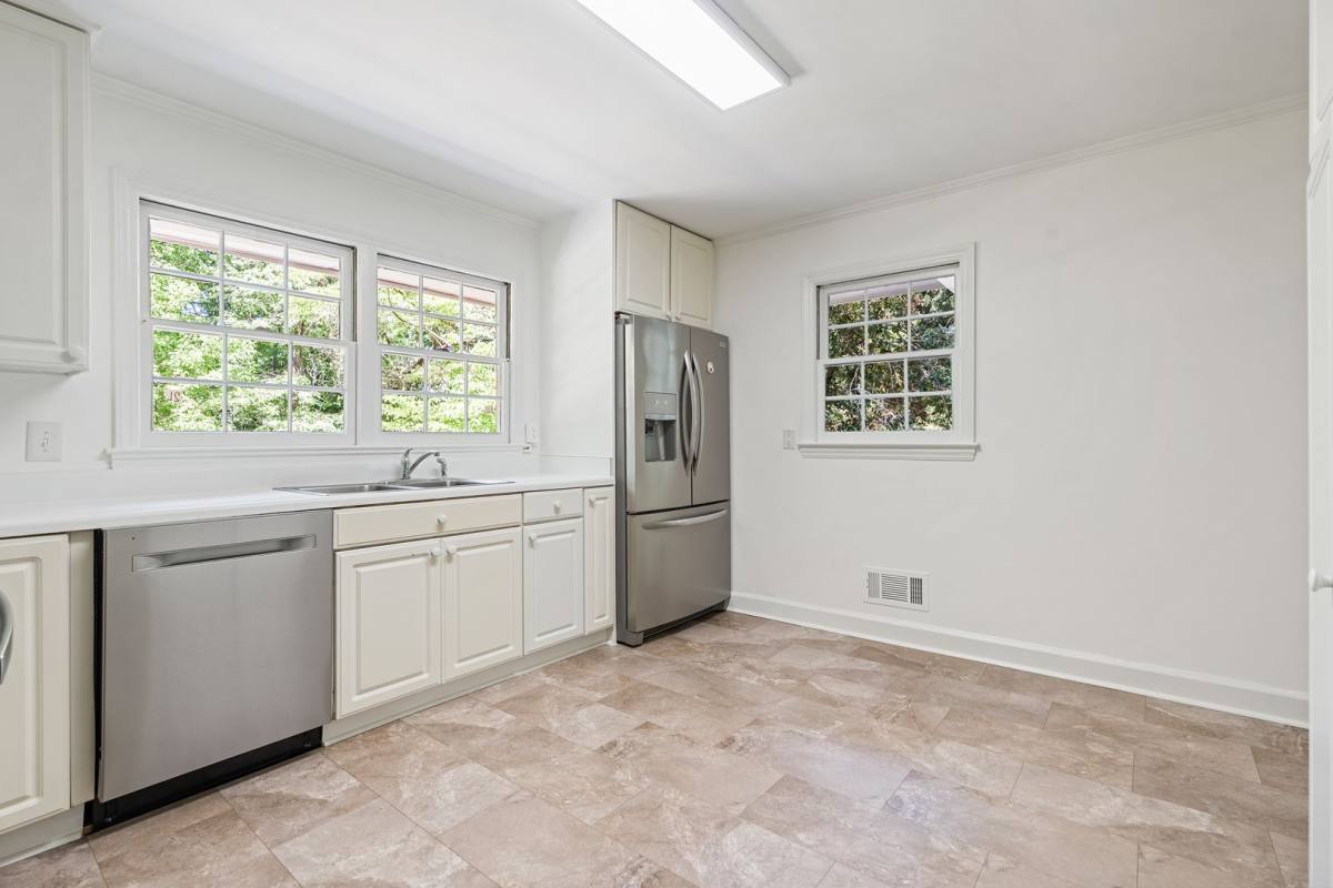 House for rent at 1209 Roosevelt Dr, Chapel Hill, NC 27514