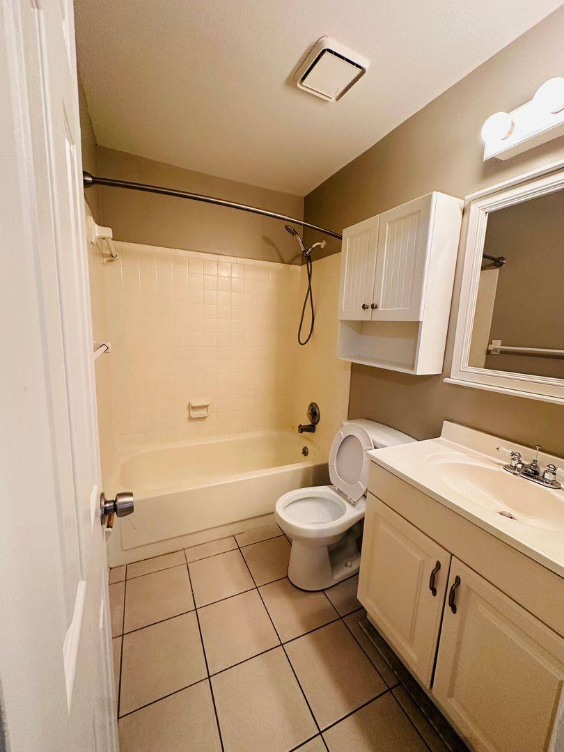 House for rent at 421 S Hawthorn Circle, Winter Springs, FL 32708